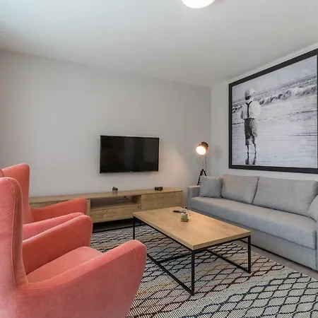 Apartment Luxury Magali 2 *