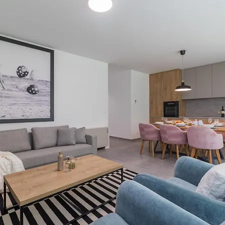 Luxury Magali 2 Apartment