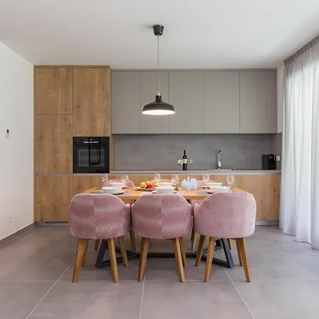 Luxury Magali 2 Apartment